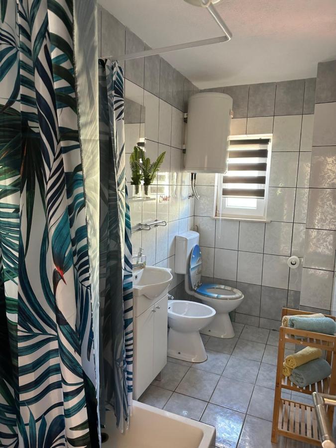 Apartments Kralj Zvonimir Jadranovo Ngoại thất bức ảnh