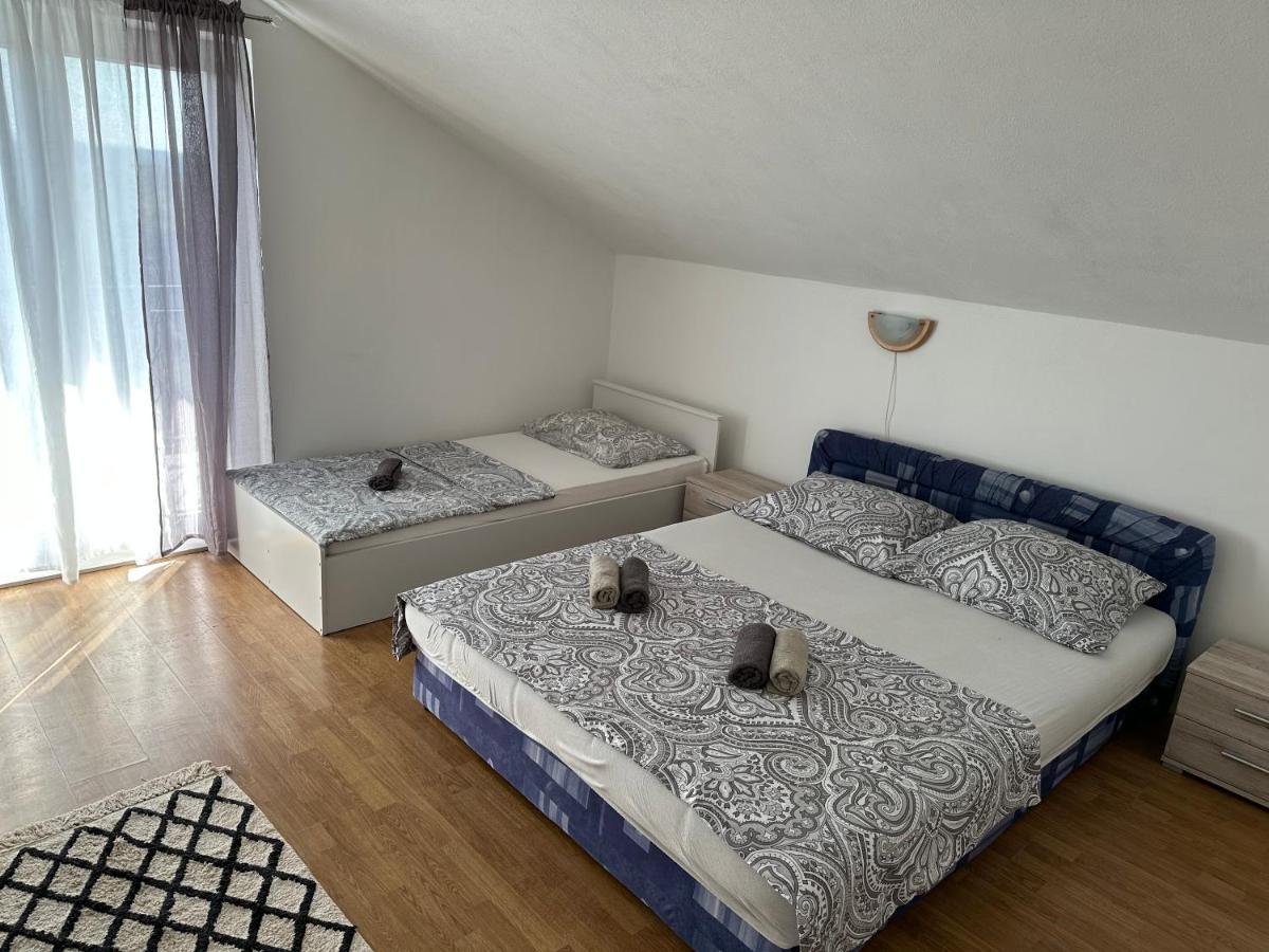 Apartments Kralj Zvonimir Jadranovo Ngoại thất bức ảnh
